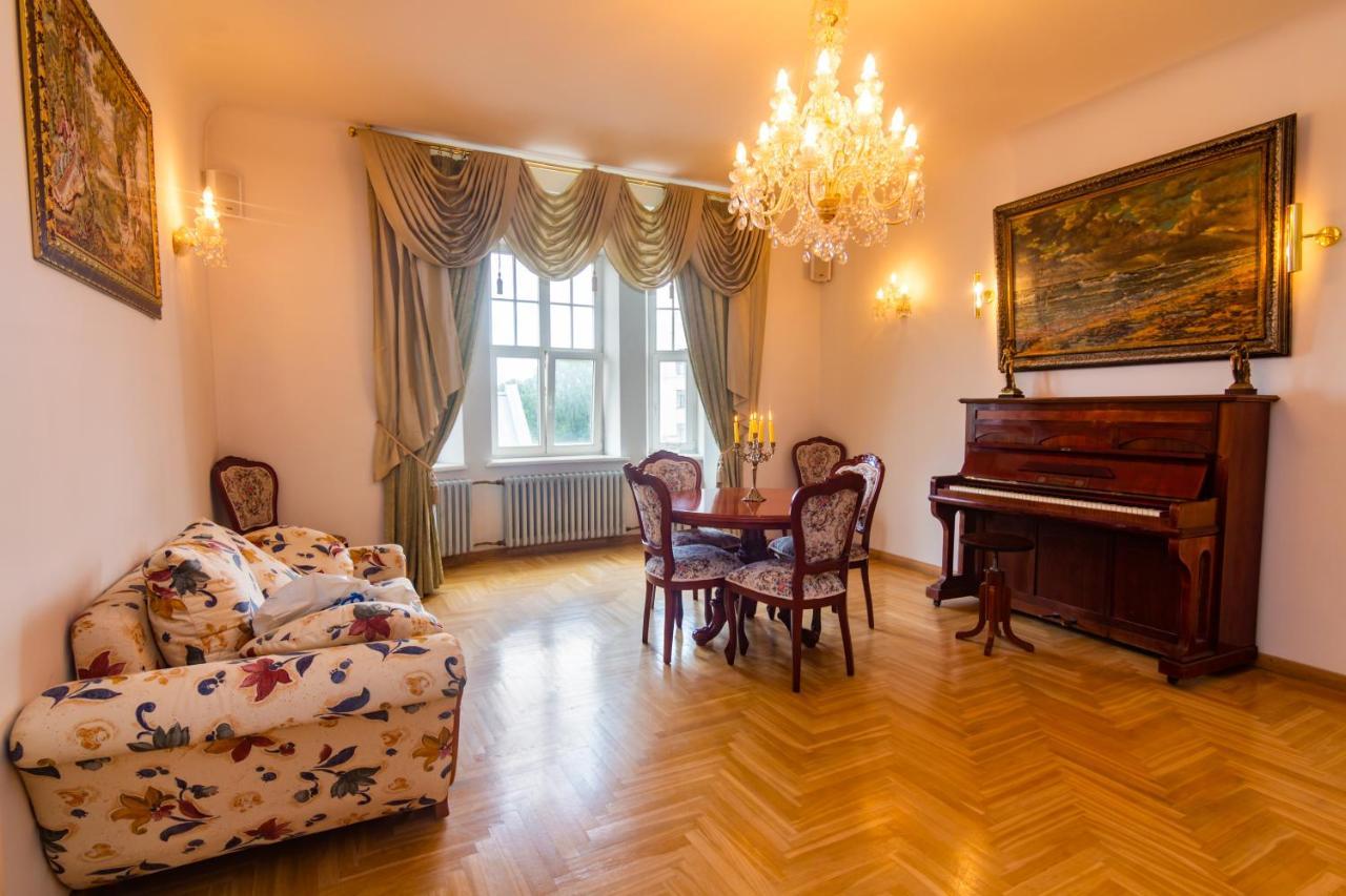 Classic Style Apartment In The Center Of 里加 外观 照片