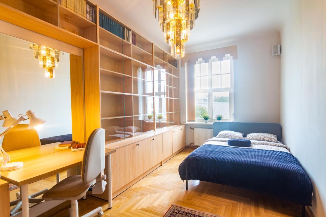 Classic Style Apartment In The Center Of 里加 外观 照片