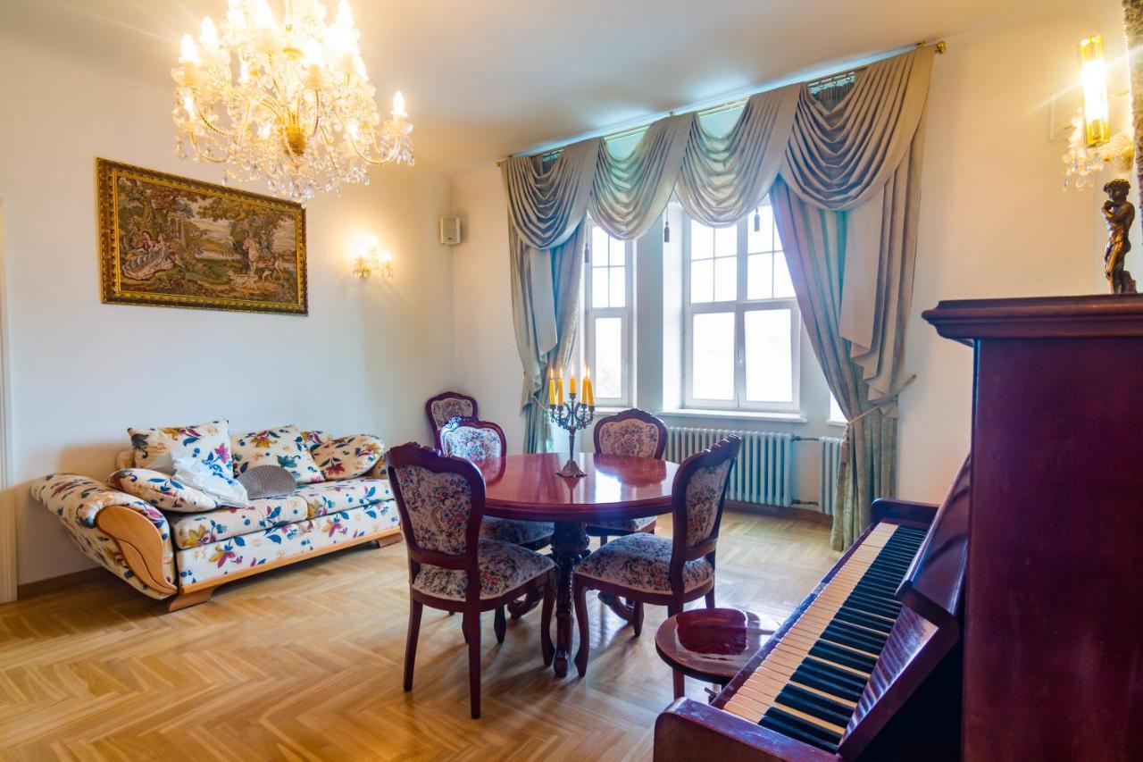 Classic Style Apartment In The Center Of 里加 外观 照片